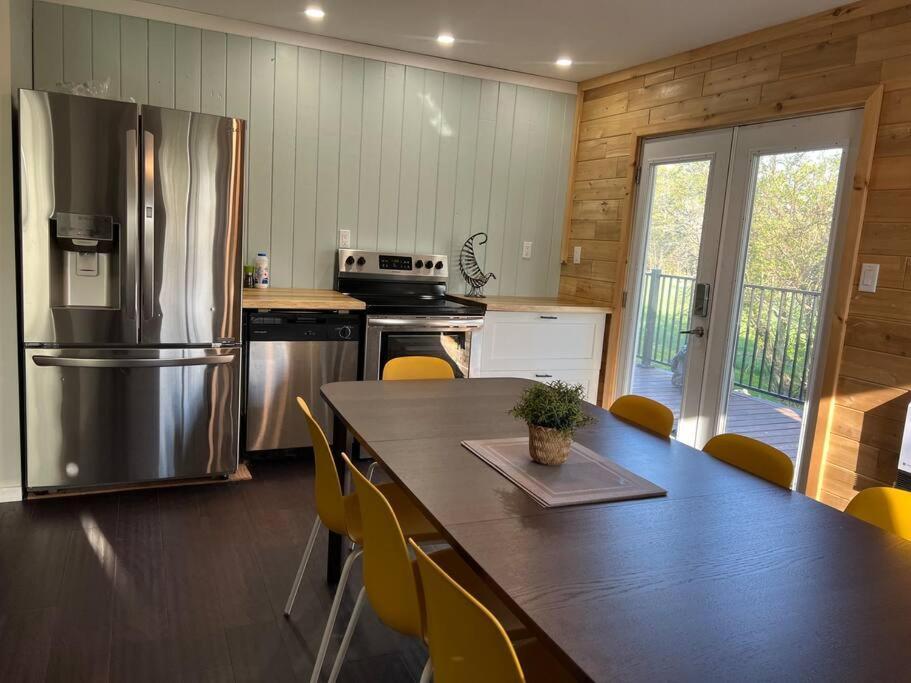 Family Friendly Cottage ☆Walking Distance To Beach Lion's Head Buitenkant foto
